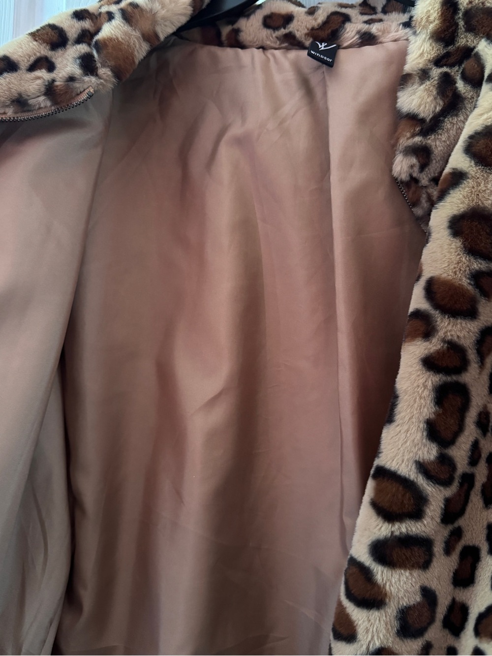 Windsor Leopard Print Faux Fur Cropped Jacket size M - Picture 4 of 7